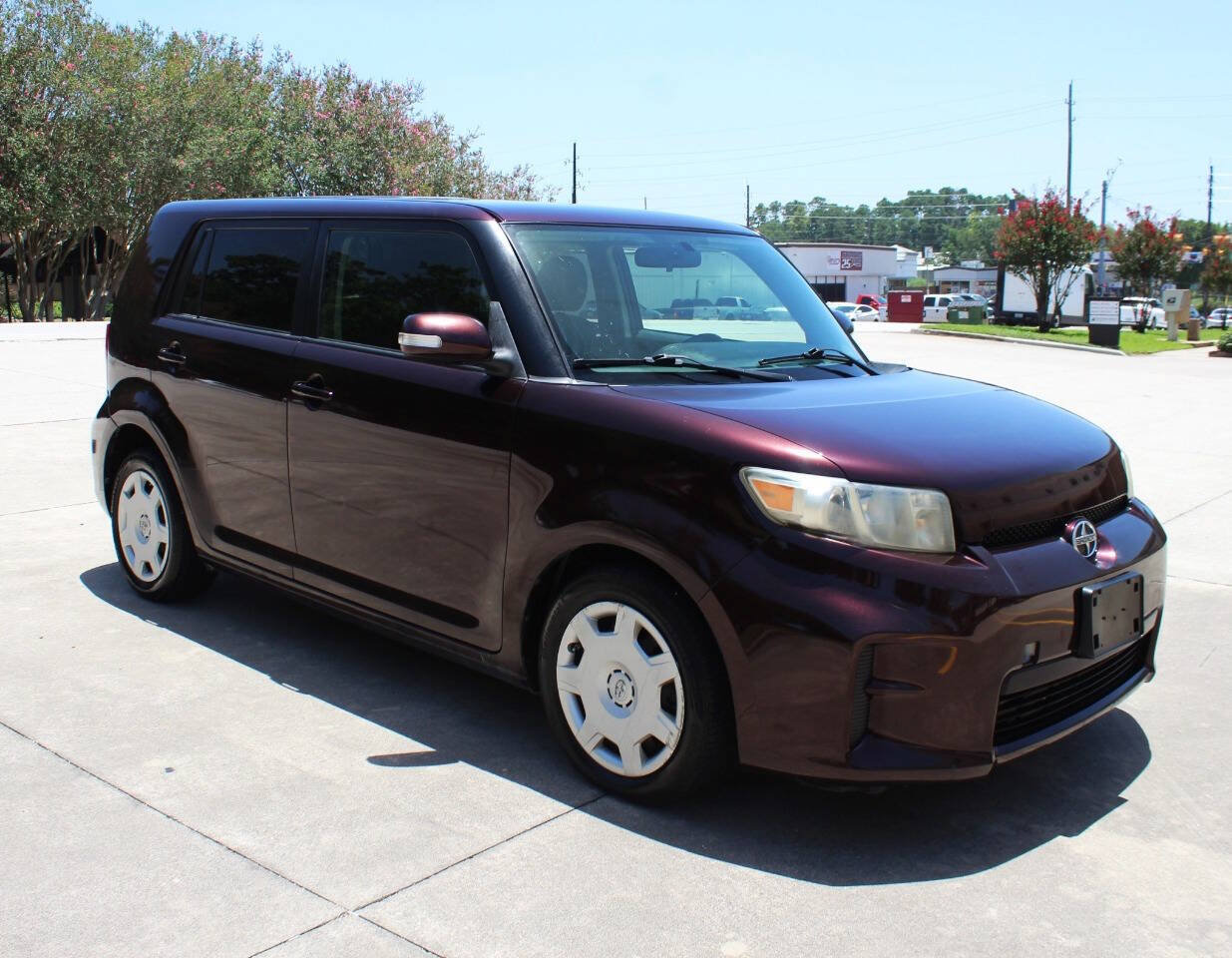 Used 2012 Scion xB FWD image 2