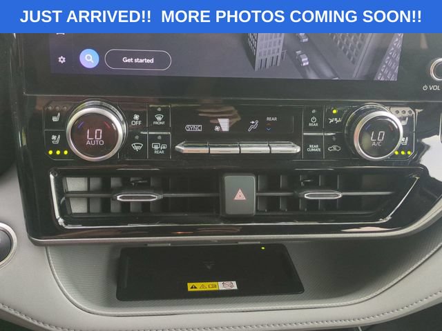 Used 2025 Toyota Highlander Limited FWD image 27