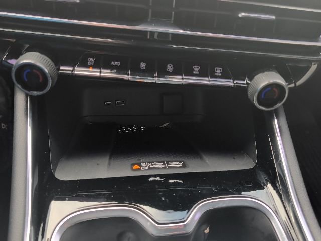 Used 2025 Chevrolet Traverse RS w/ LPO, Floor Liner Package AWD/4WD image 18