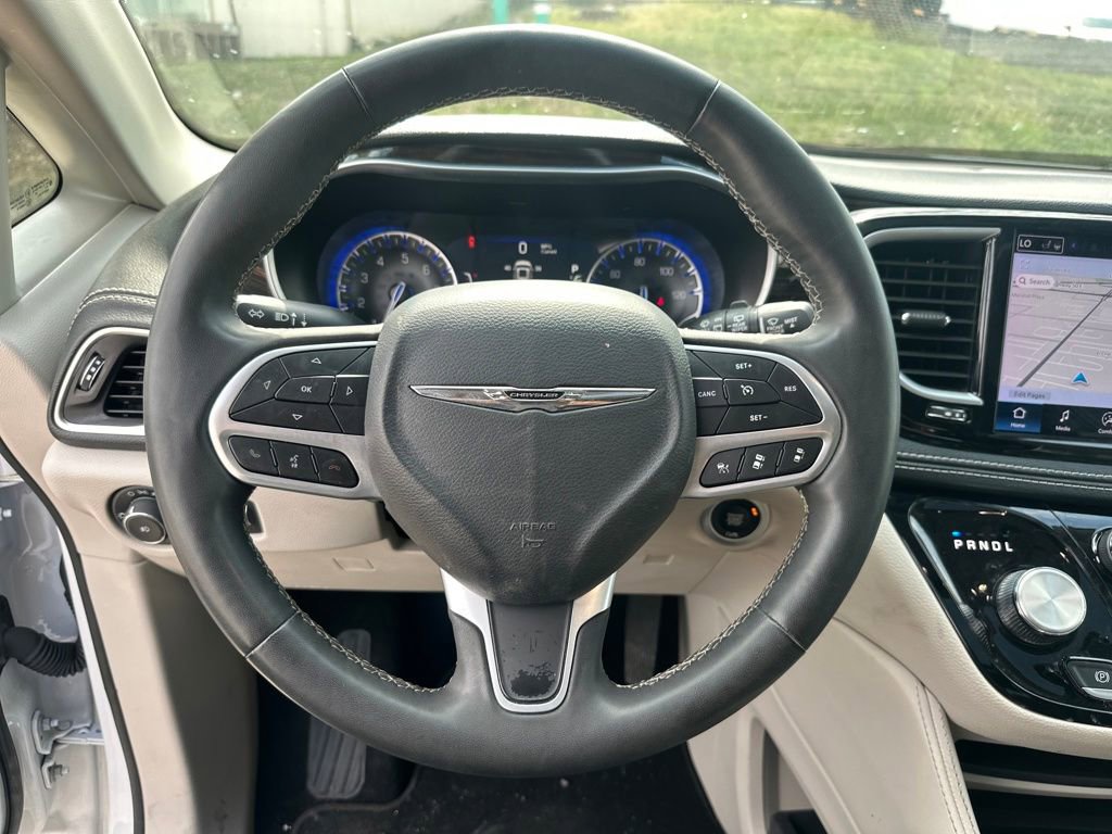 Used 2024 Chrysler Pacifica Limited FWD image 42