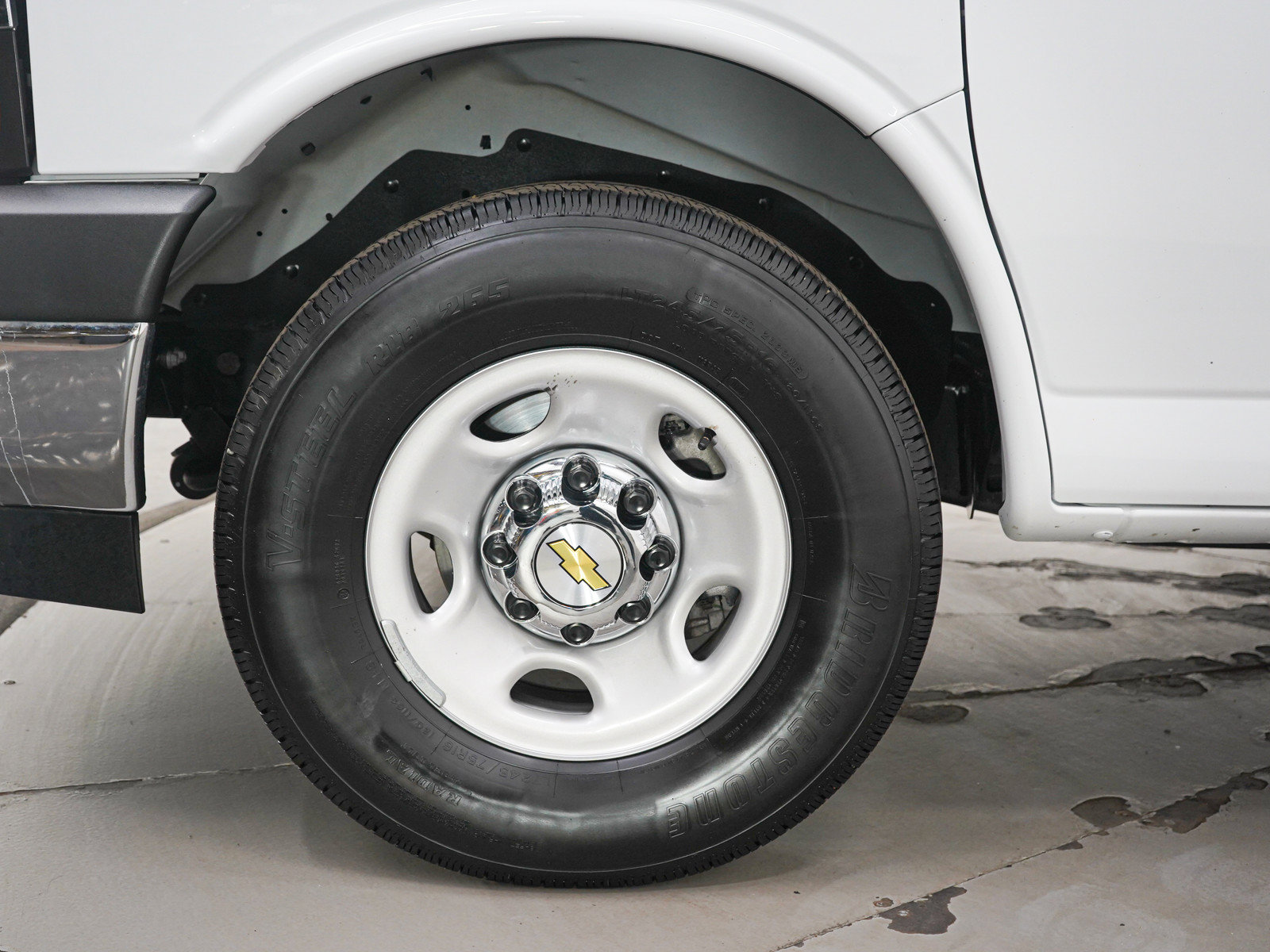 Used 2025 Chevrolet Express 3500 LT w/ LT Preferred Equipment Group RWD image 28