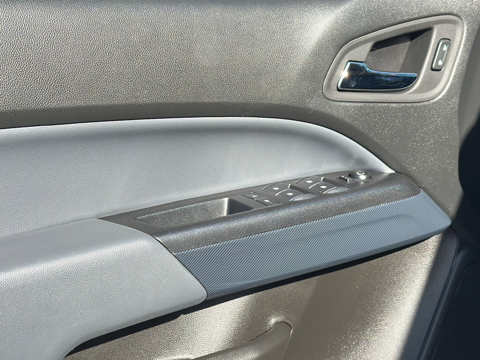 Used 2022 Chevrolet Colorado Z71 w/ Safety Package image 16