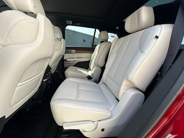 New 2026 Cadillac Vistiq Luxury w/ LPO, Floor Liner Package image 14