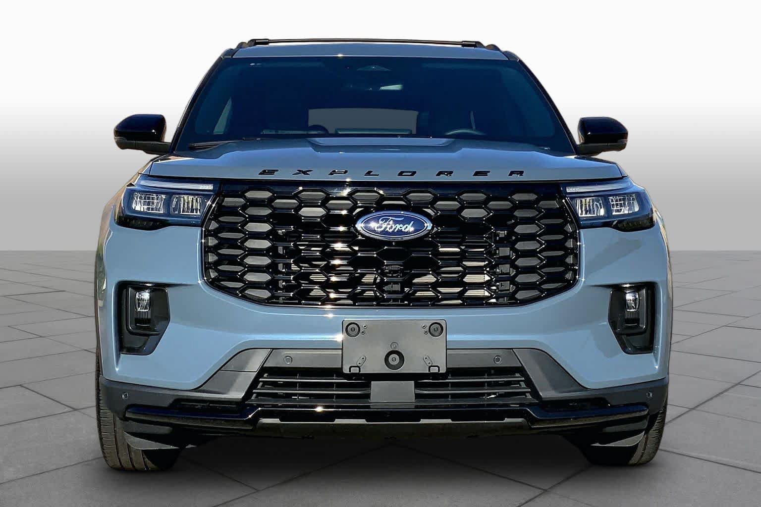 Used 2025 Ford Explorer ST-Line w/ Premium Package AWD/4WD image 4