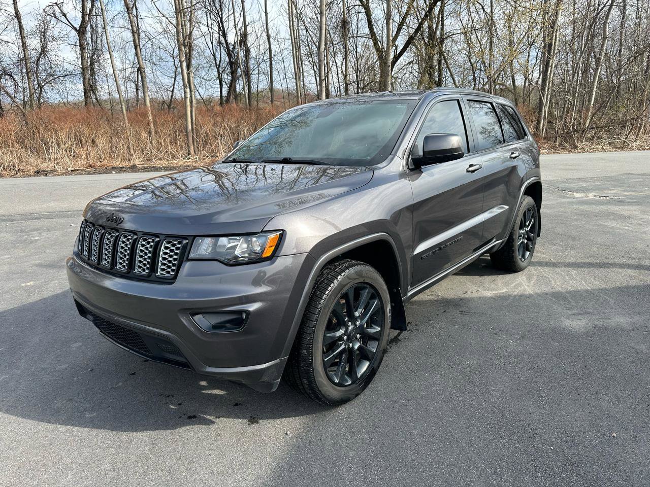 Used 2019 Jeep Grand Cherokee Altitude AWD/4WD image 19