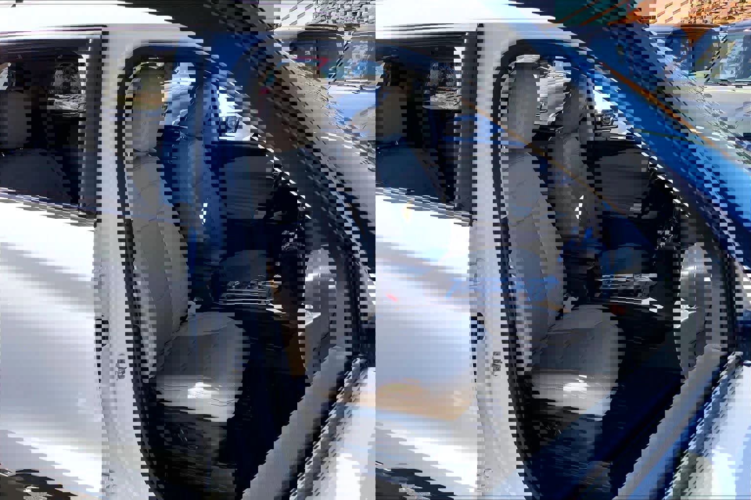 Used 2021 Ford Explorer Limited image 7