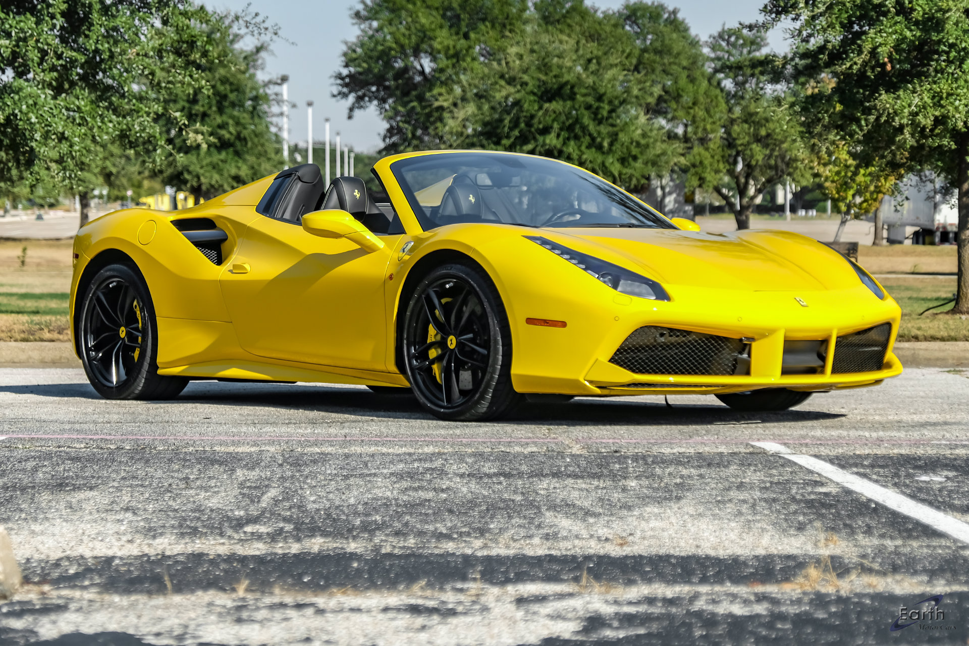 Used 2018 Ferrari 488 Spider RWD image 34