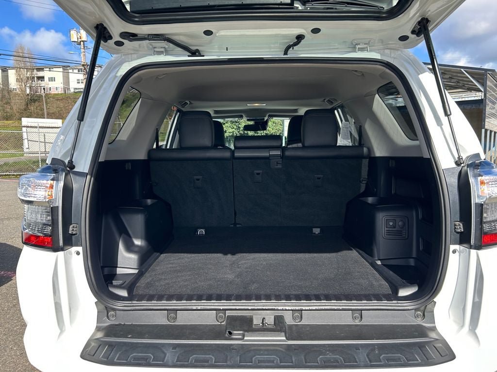 Used 2023 Toyota 4Runner 40th Anniversary SE AWD/4WD image 24