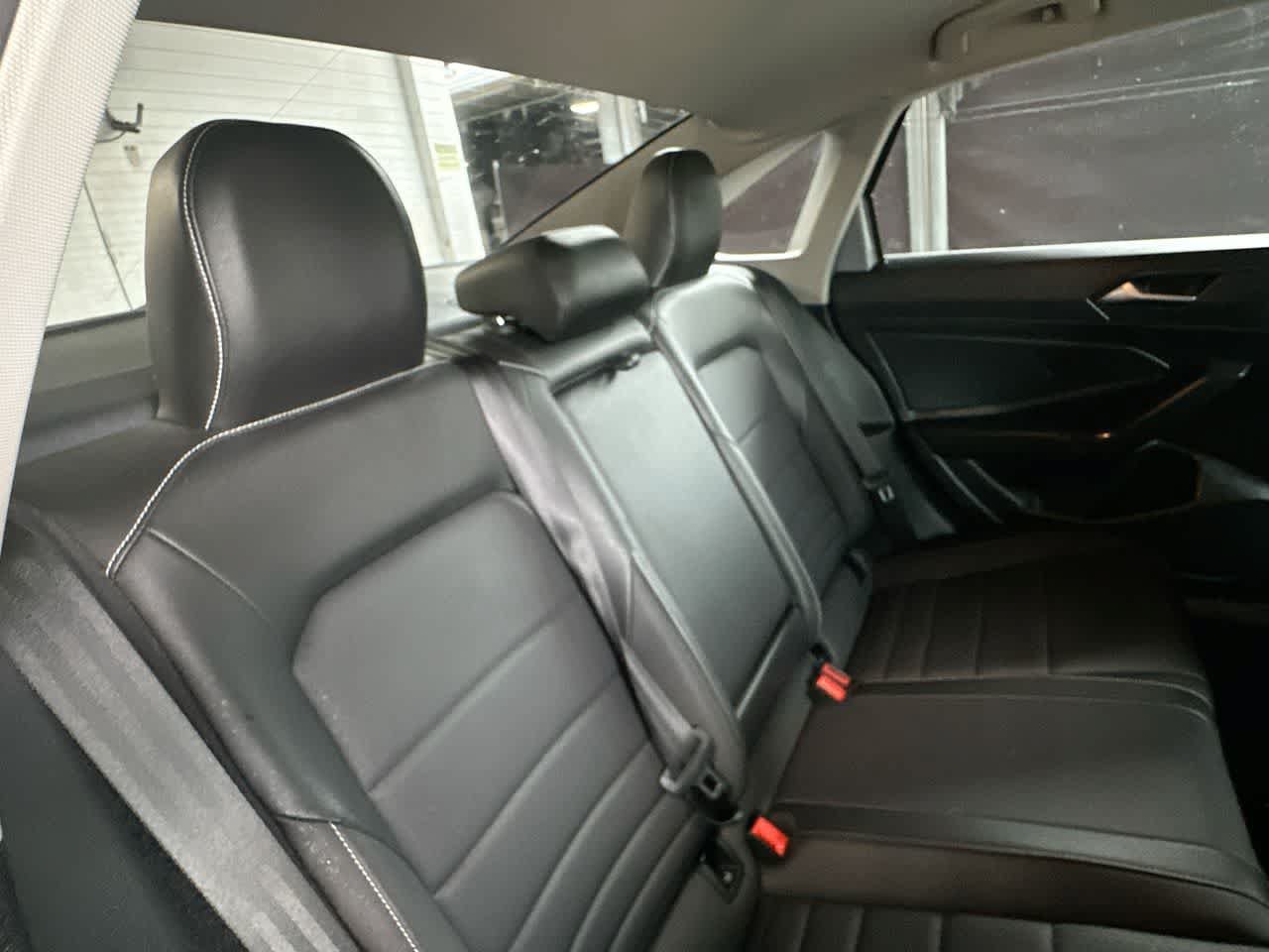 Used 2022 Volkswagen Jetta SE w/ Panoramic Sunroof Package FWD image 26