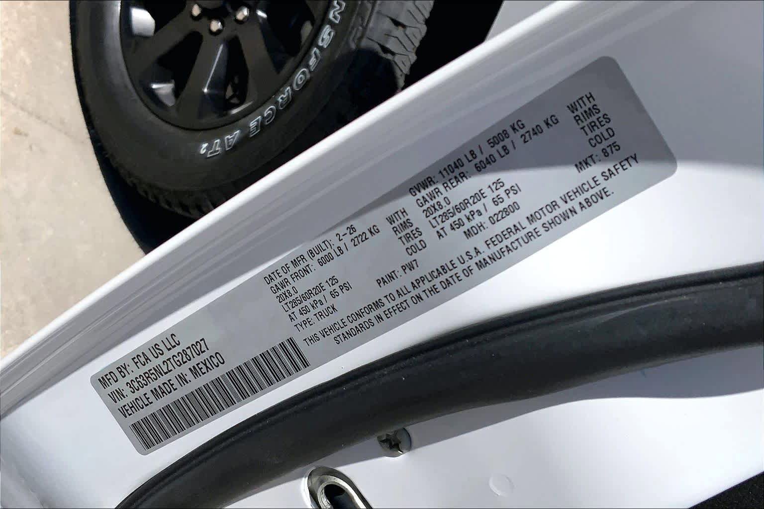 New 2026 RAM 2500 Laramie AWD/4WD image 19