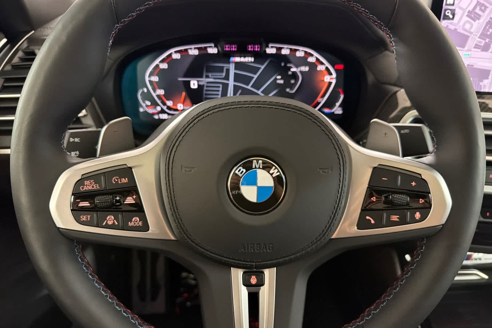 Used 2025 BMW X4 M40i AWD/4WD image 24