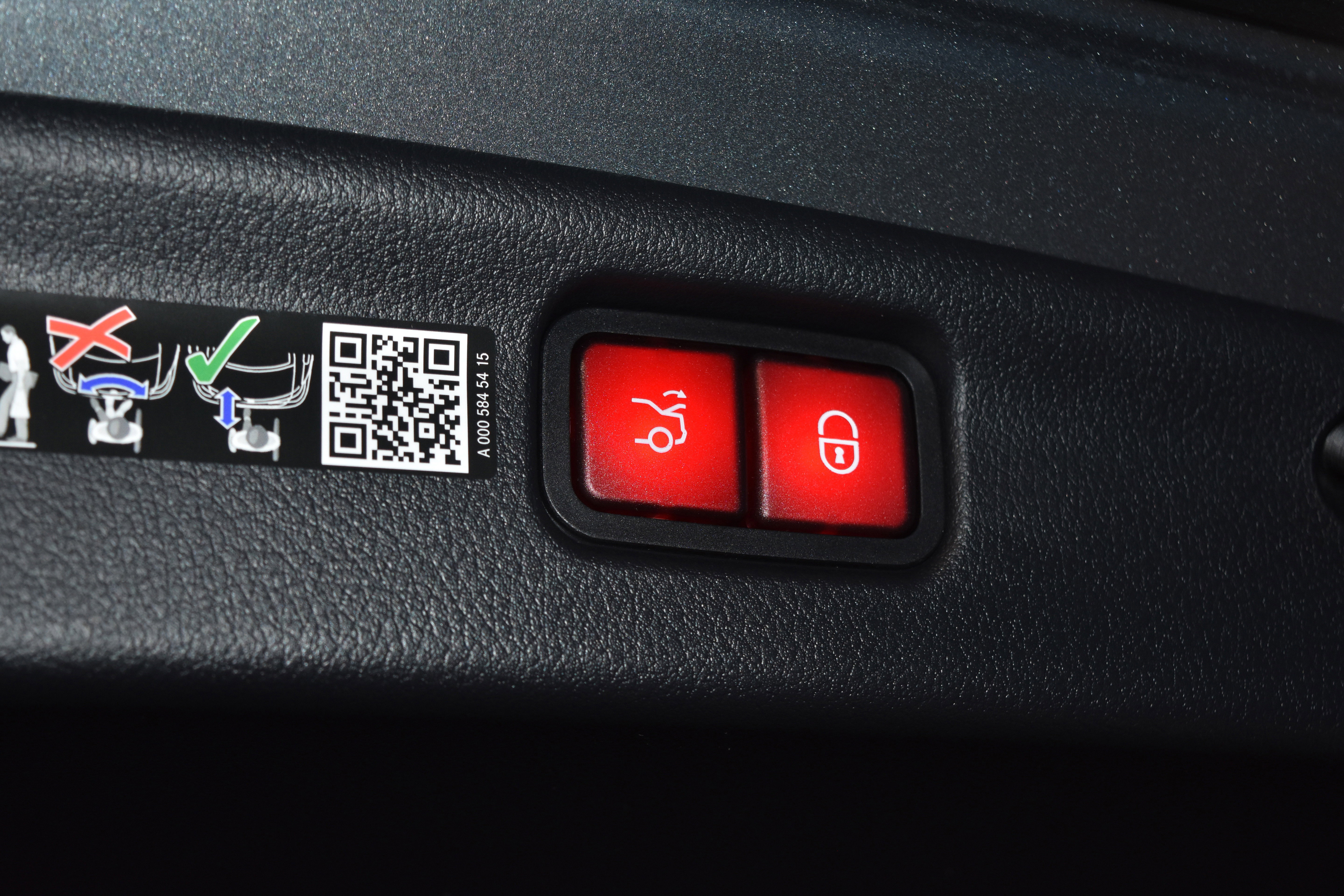 New 2026 Mercedes-Benz C 300 4MATIC Sedan image 25