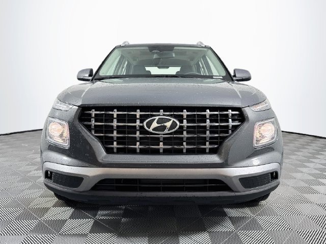 Certified 2025 Hyundai Venue SEL FWD image 11