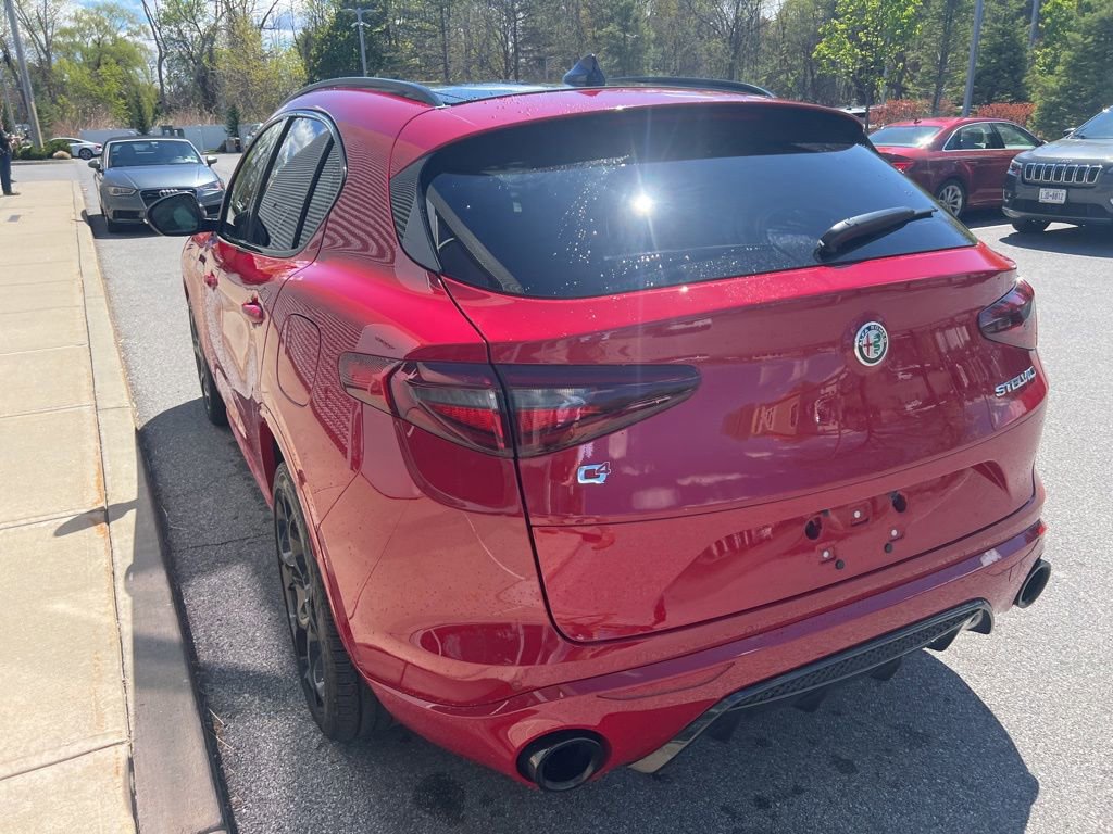 Used 2023 Alfa Romeo Stelvio Veloce AWD/4WD image 34