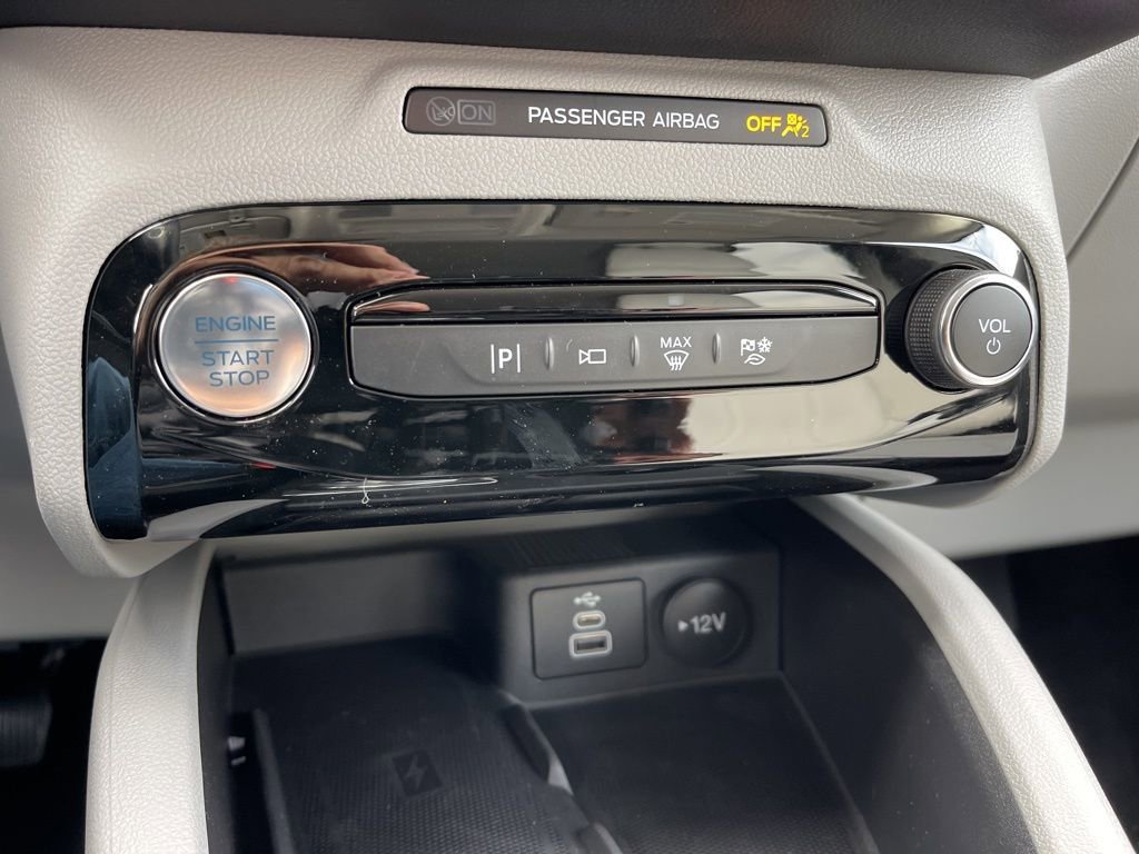 New 2026 Ford Escape SE w/ PHEV Premium Package FWD image 10