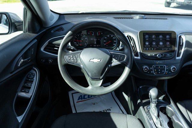 Used 2023 Chevrolet Malibu LT image 16