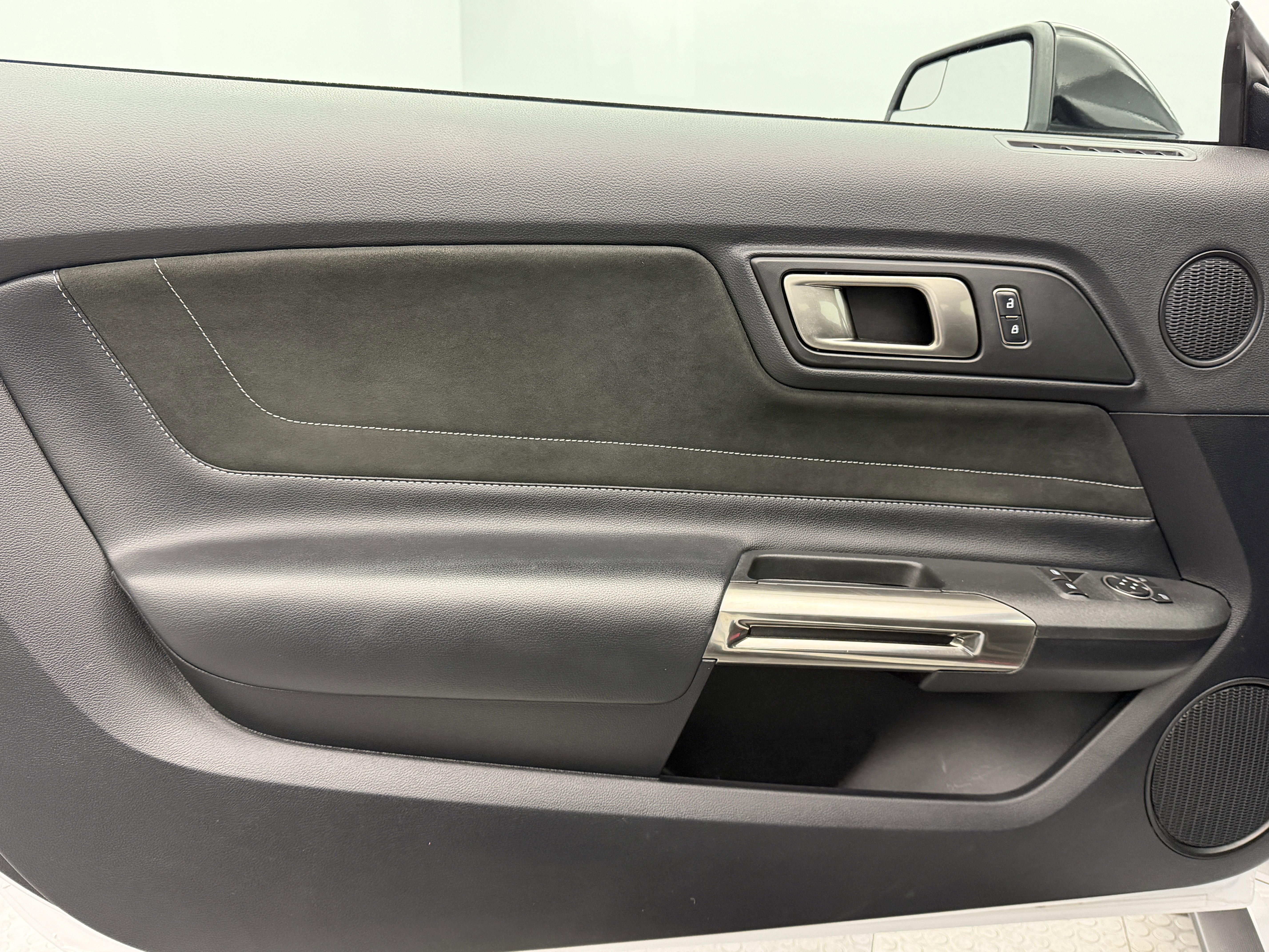 Used 2017 Ford Mustang Shelby GT350 image 53