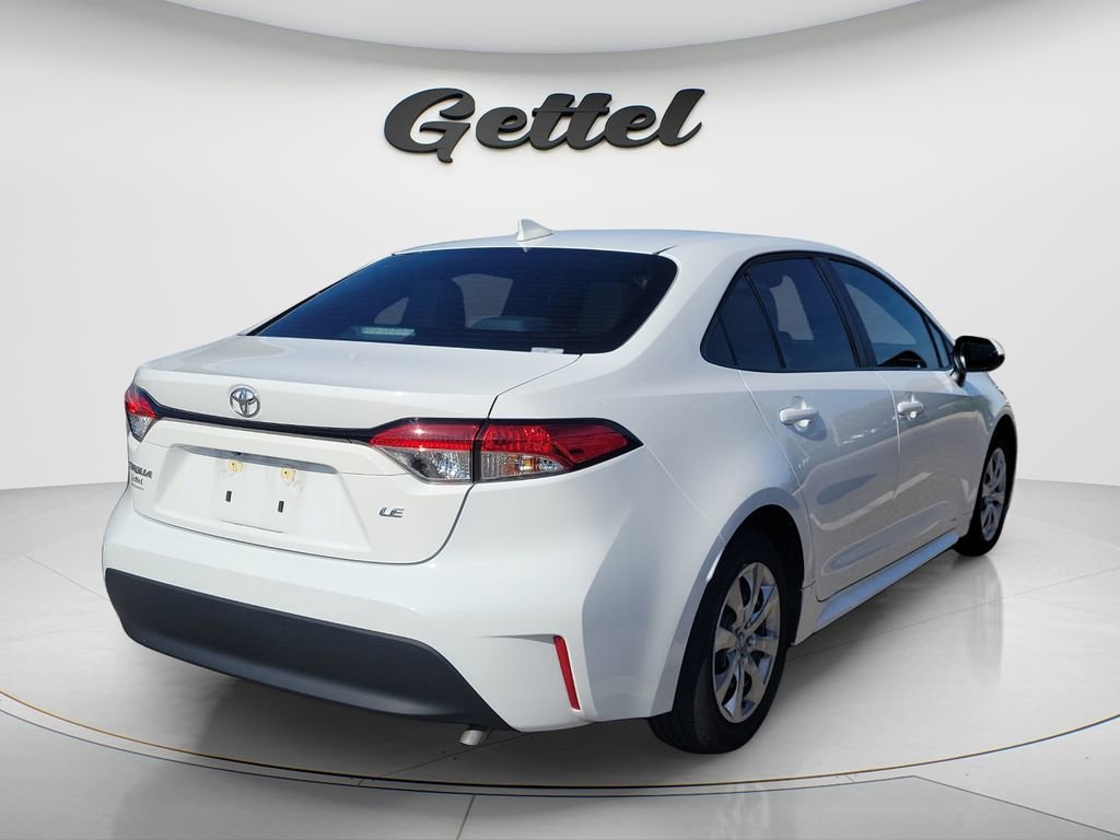 Used 2025 Toyota Corolla LE w/ Convenience Package FWD image 4