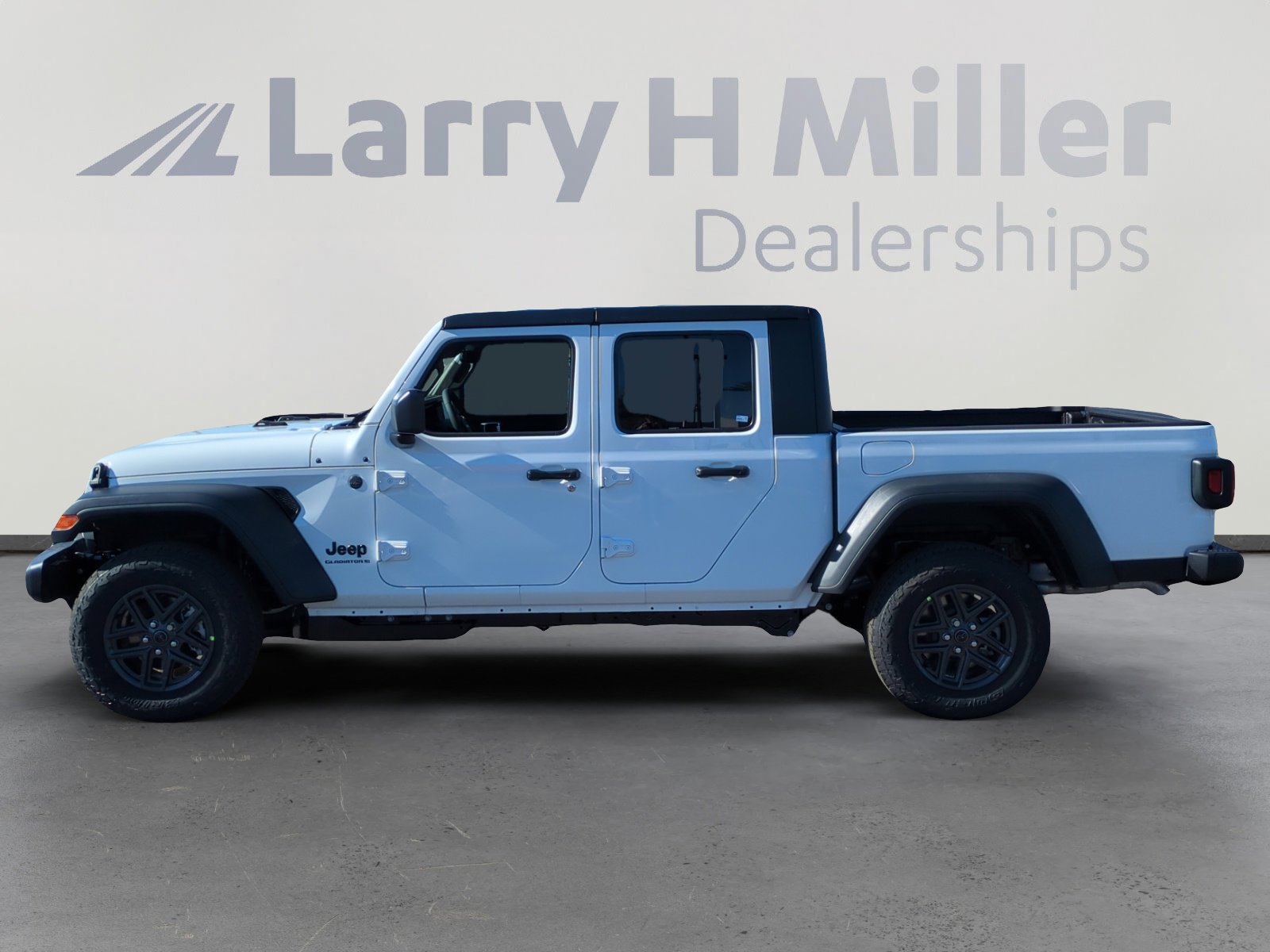 New 2026 Jeep Gladiator Sport image 2