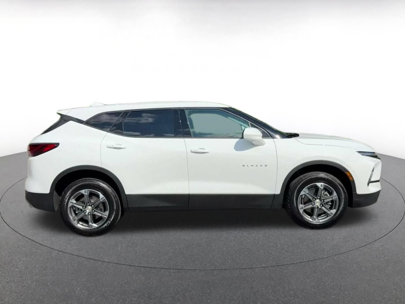 Used 2026 Chevrolet Blazer LT FWD image 15