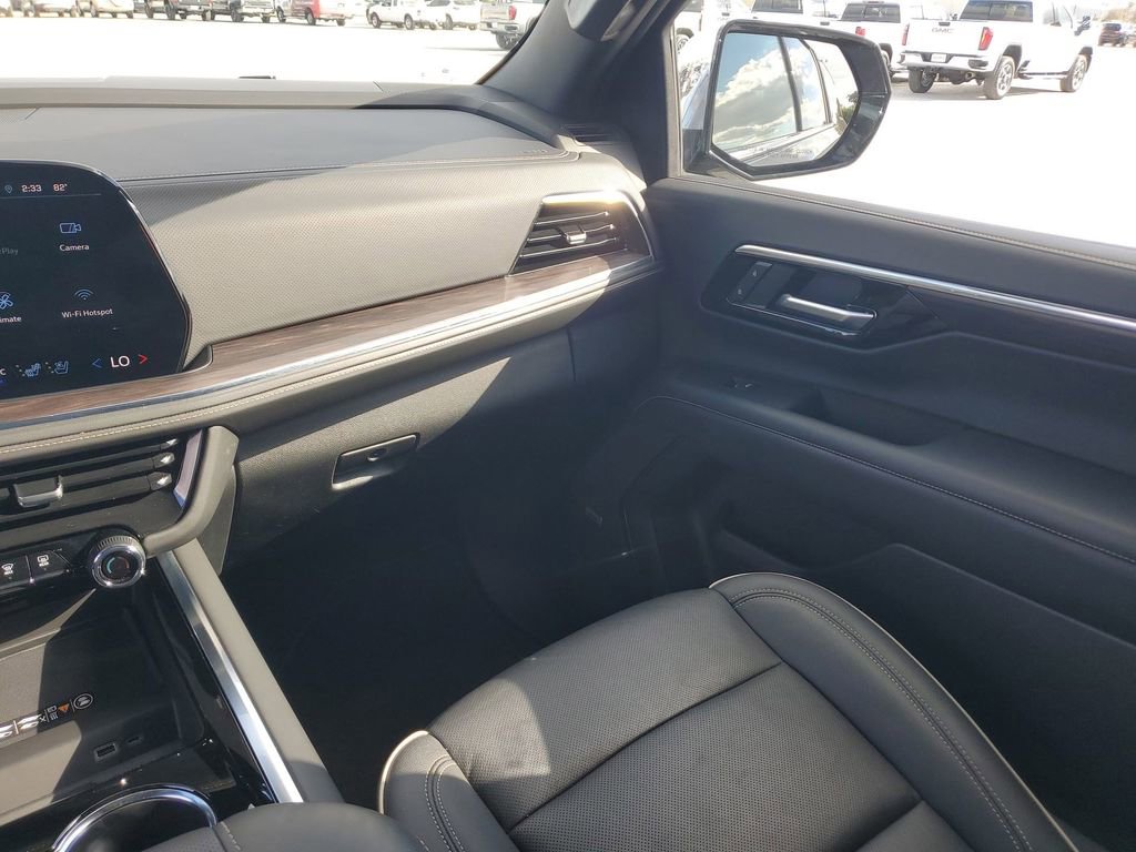 Certified 2025 Chevrolet Suburban Premier image 26