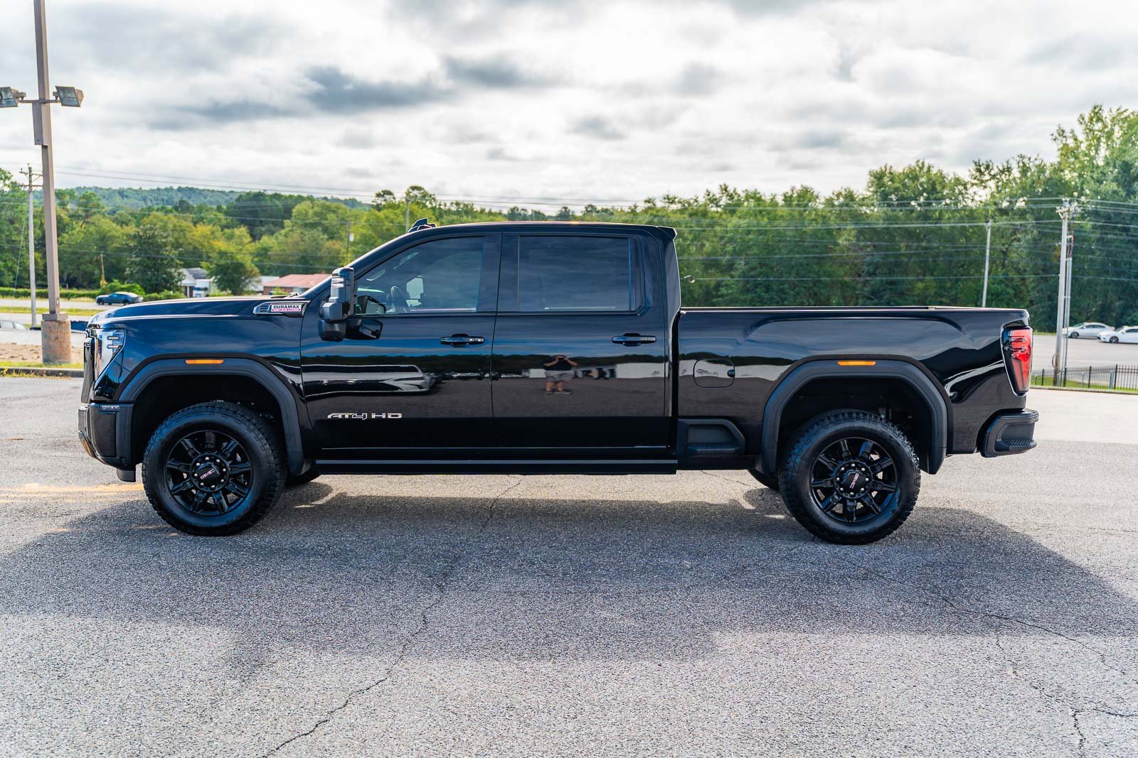 Used 2025 GMC Sierra 2500 AT4 w/ AT4 Premium Plus Package image 4