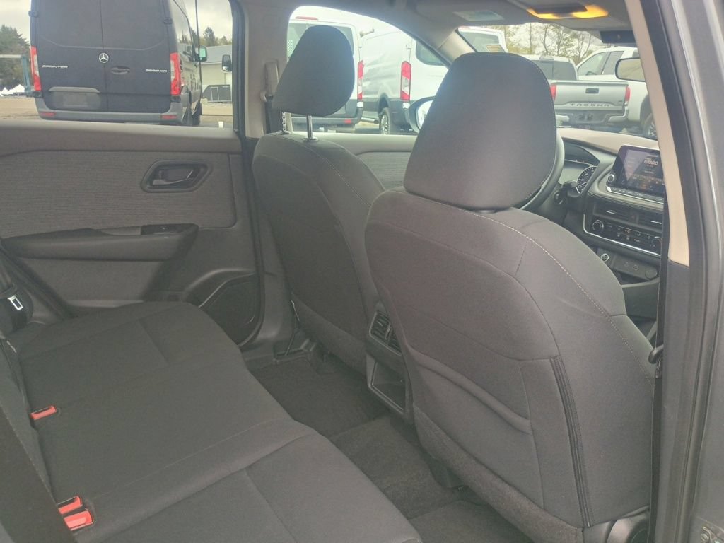 Used 2023 Nissan Rogue S AWD/4WD image 20