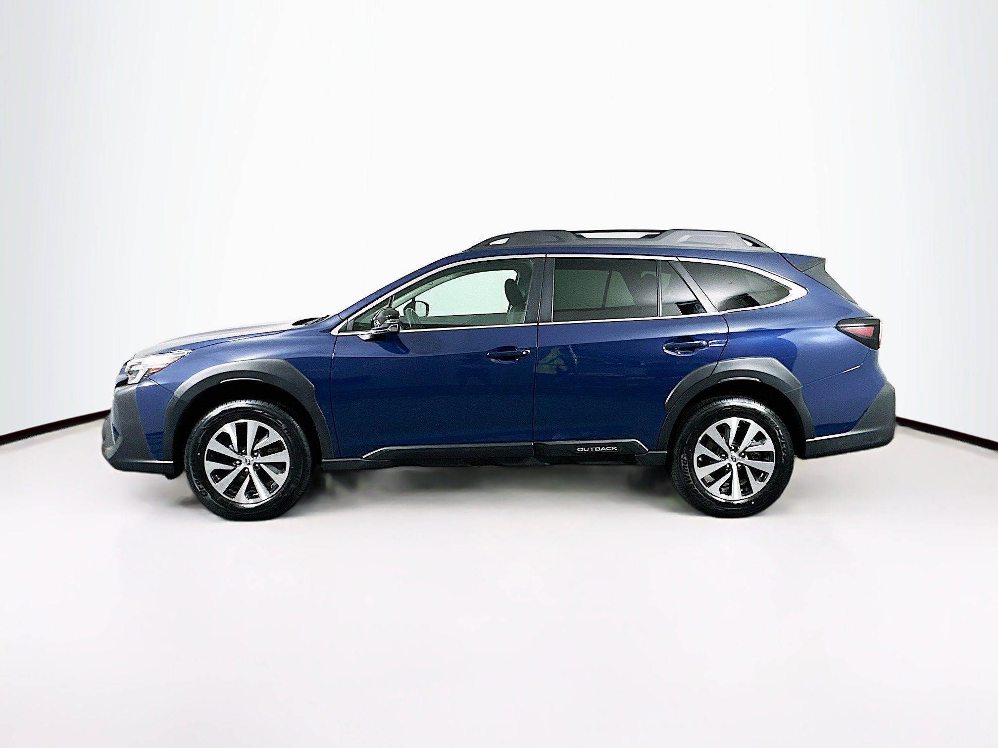 Used 2025 Subaru Outback Premium image 4