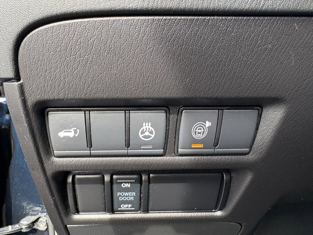 Certified 2024 Nissan Armada SL w/ Captain's Chairs Package image 17