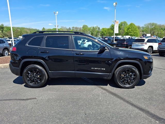 Certified 2023 Jeep Cherokee Altitude Lux AWD/4WD image 9