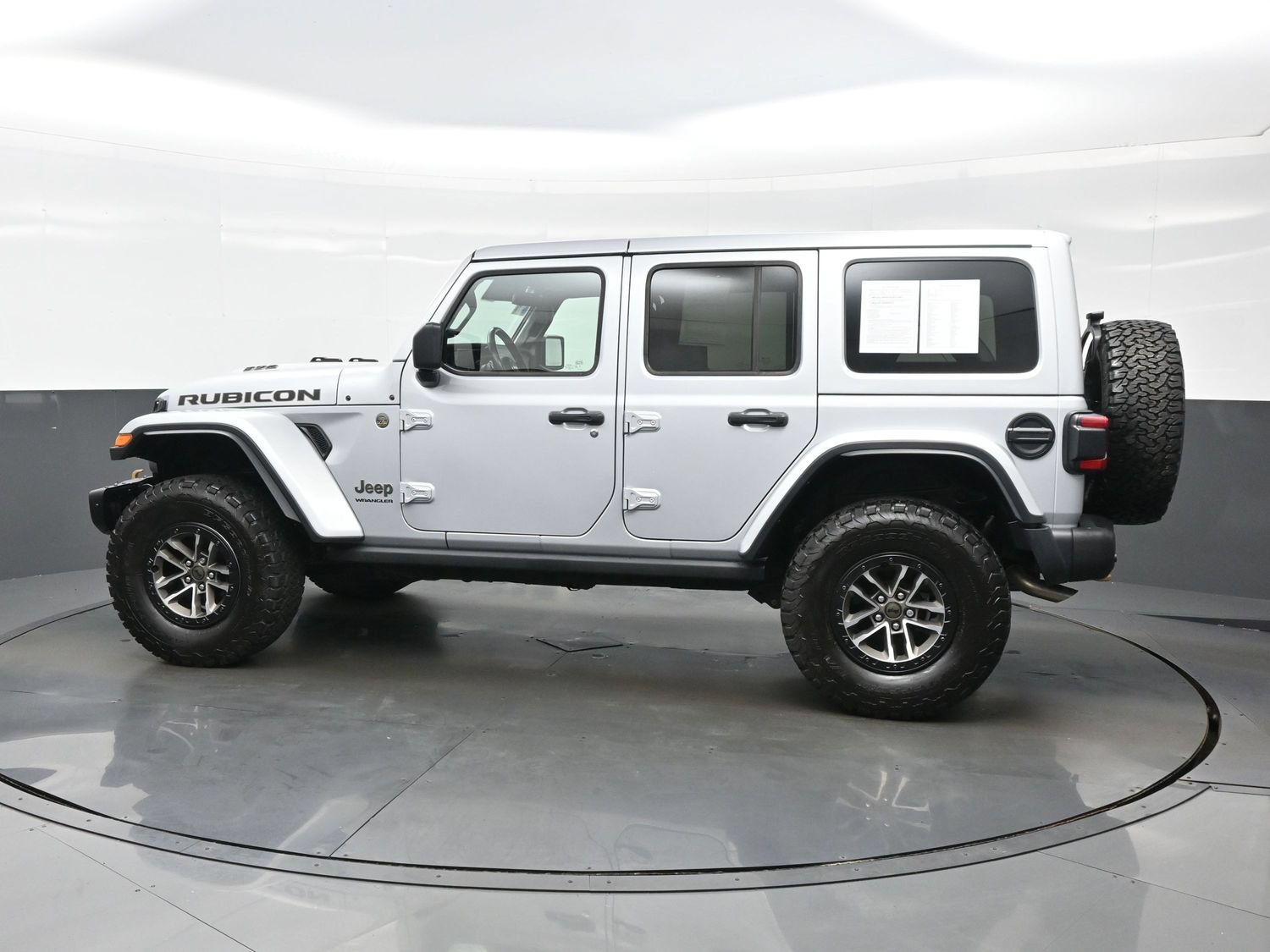 Used 2024 Jeep Wrangler Unlimited Rubicon 392 AWD/4WD image 4