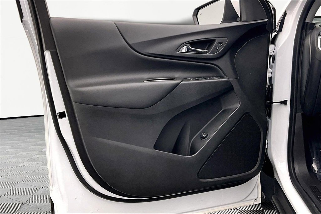 Used 2023 Chevrolet Equinox LT image 23