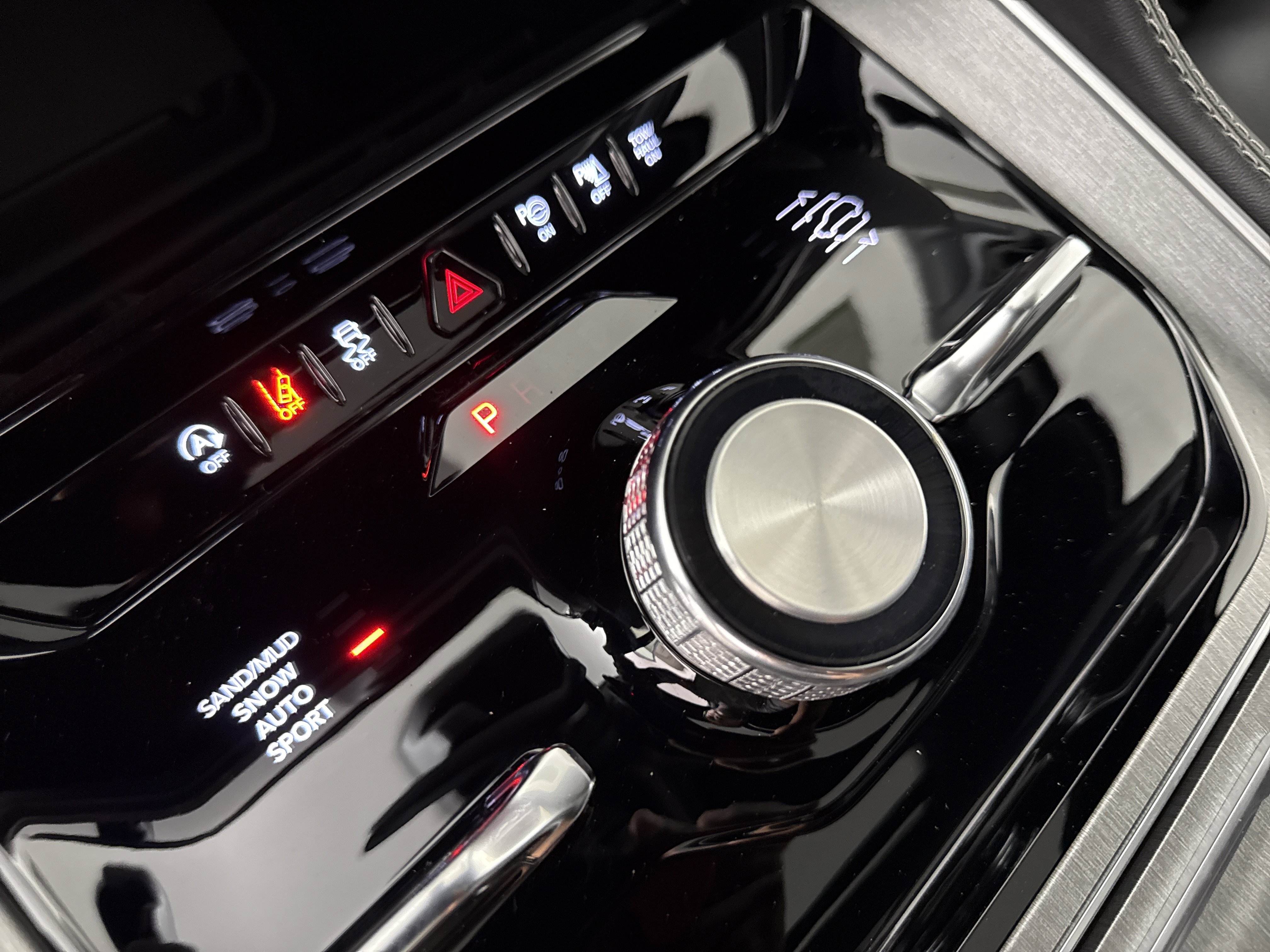 New 2025 Jeep Wagoneer L Series III w/ Quick Order Package 25C Super image 23