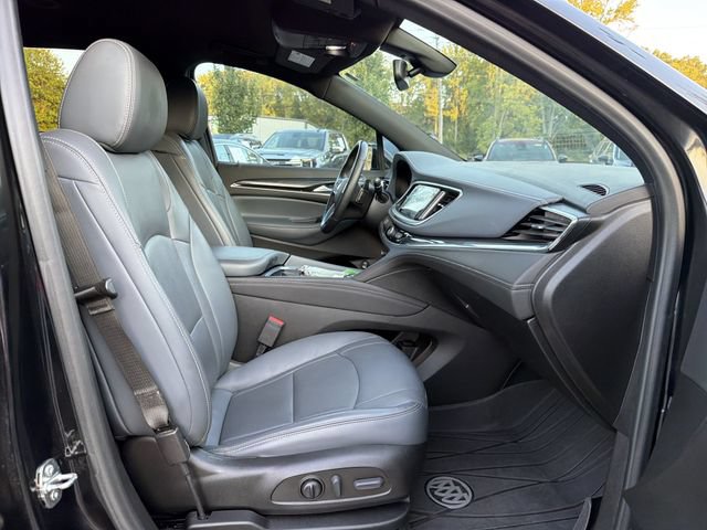 Used 2022 Buick Enclave Essence w/ Sport Touring Edition FWD image 20