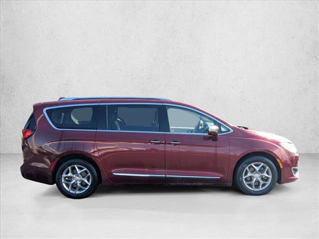 Used 2018 Chrysler Pacifica Limited w/ Advanced Safetytec Group FWD video 4
