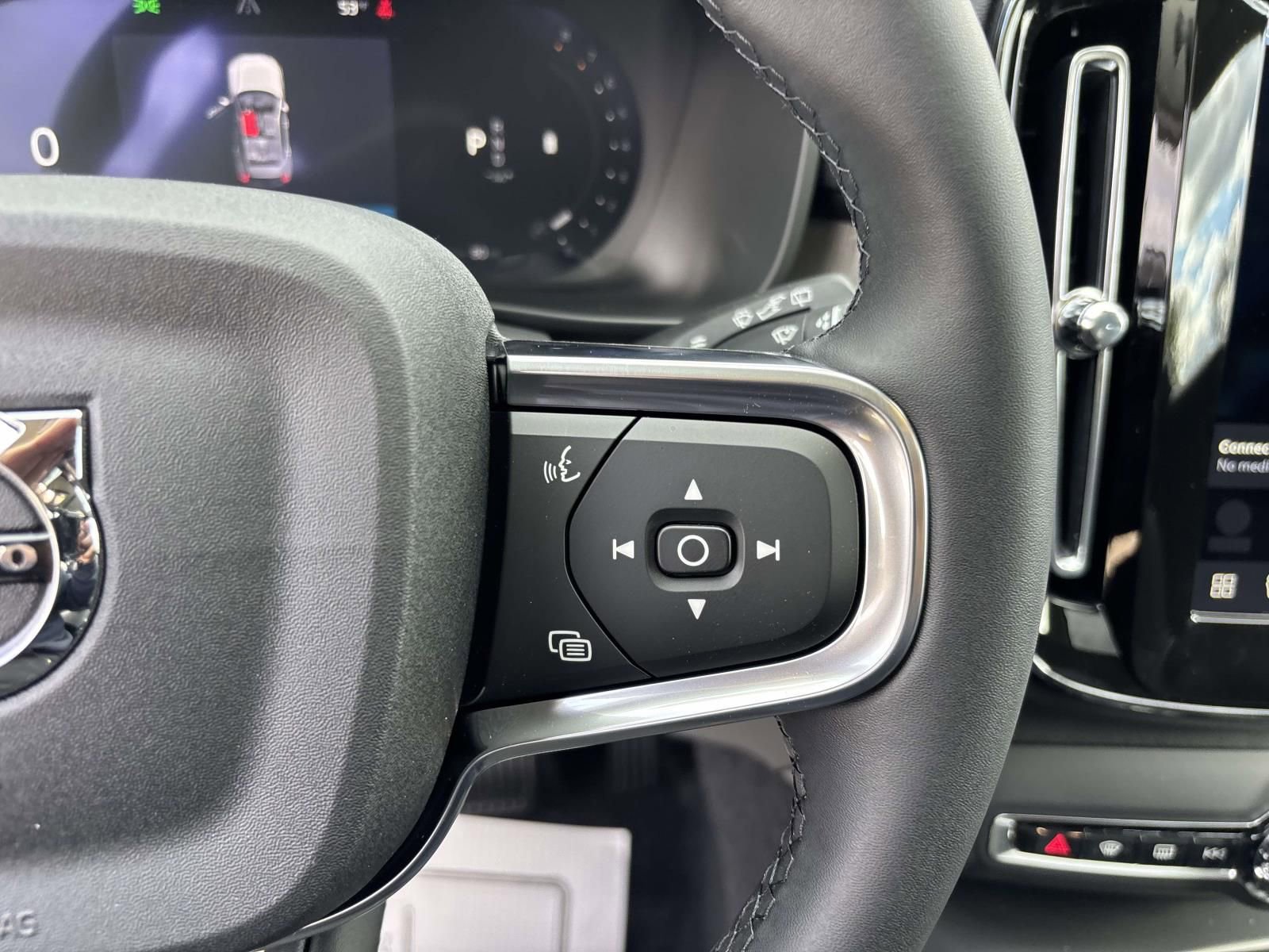 New 2026 Volvo XC40 B5 Ultra w/ Protection Package Premier AWD/4WD image 18