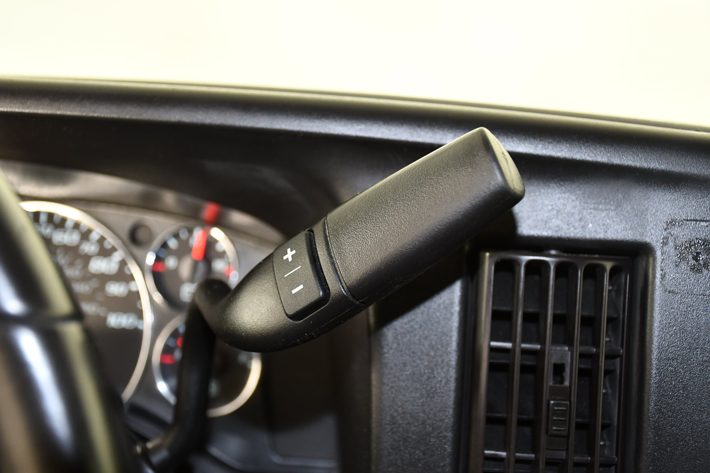 Used 2020 Chevrolet Express 2500 w/ Driver Convenience Package RWD image 23