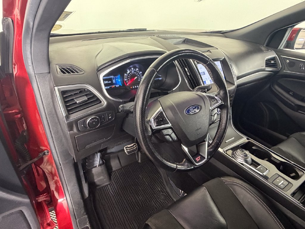 Used 2020 Ford Edge ST w/ Equipment Group 401A AWD/4WD image 14
