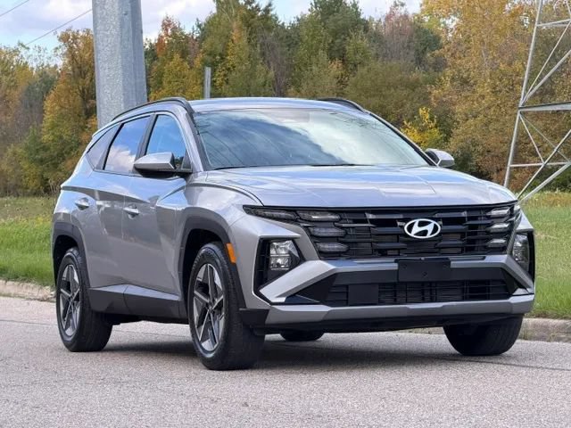 Used 2025 Hyundai Tucson SEL FWD image 3