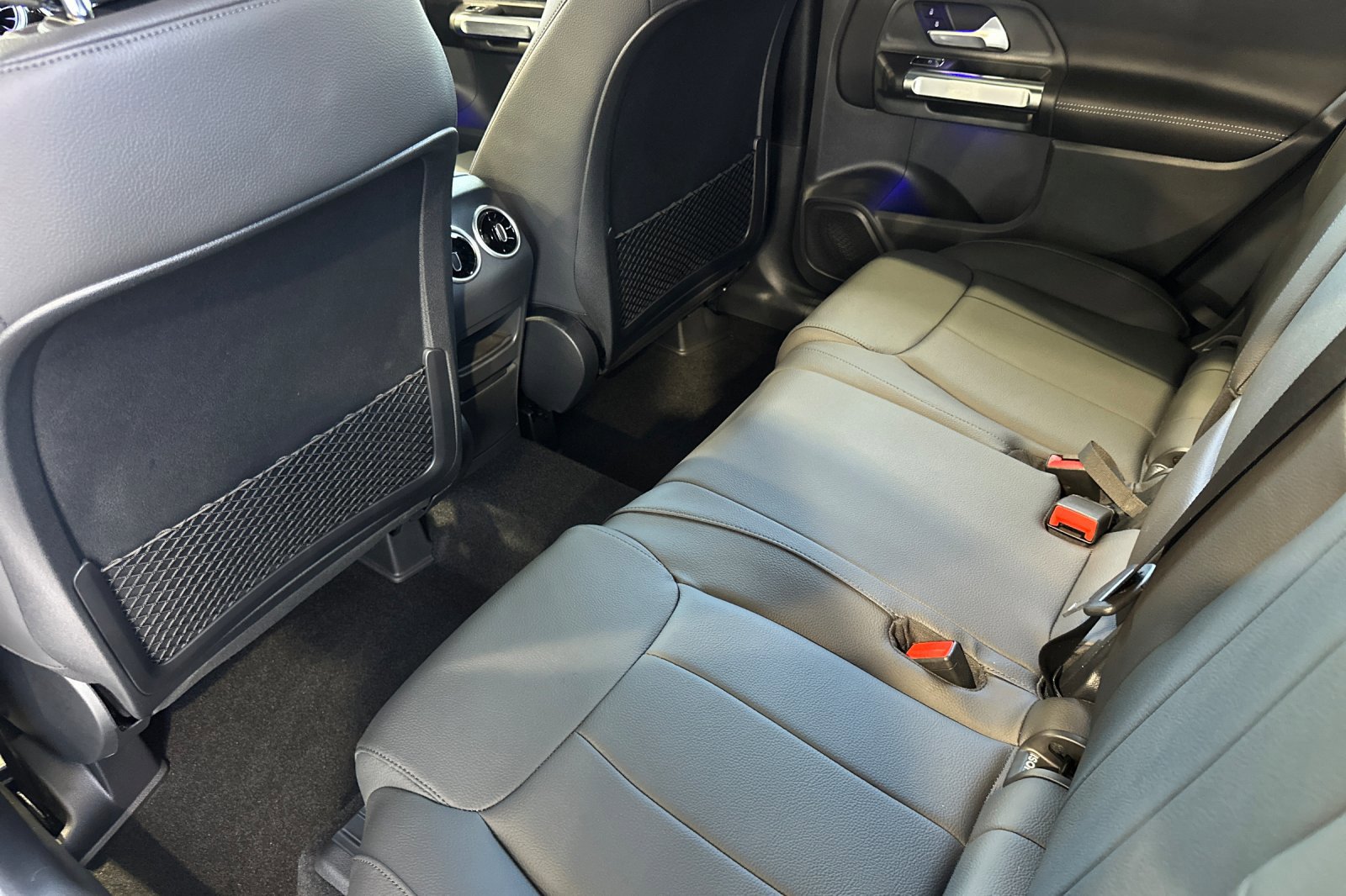 New 2025 Mercedes-Benz GLB 250 250 image 12