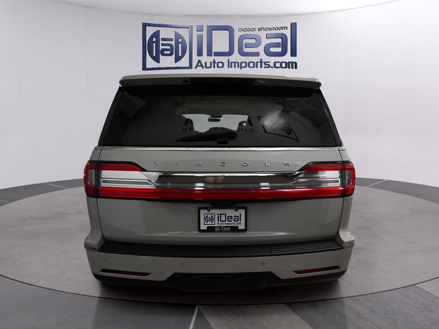 Used 2021 Lincoln Navigator L Reserve w/ Luxury Package AWD/4WD image 4