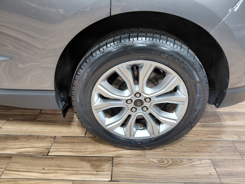 Used 2024 Ford Edge Titanium image 9