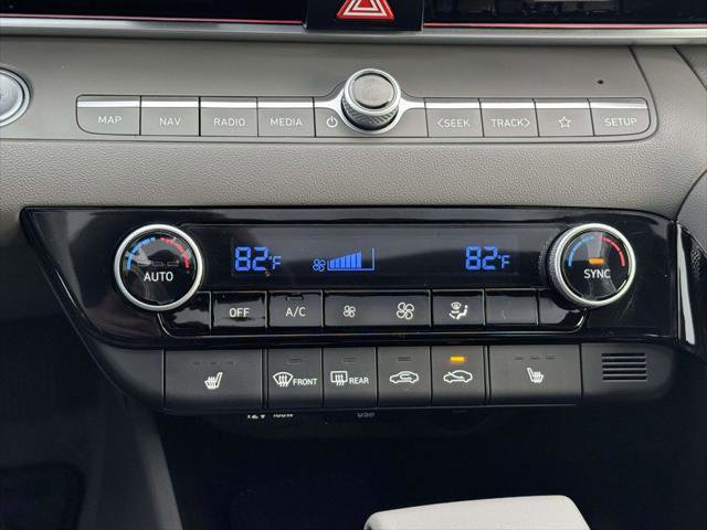 Used 2025 Hyundai Elantra SEL image 28