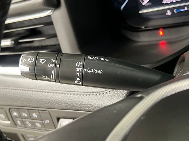 Used 2022 GMC Yukon XL Denali image 32