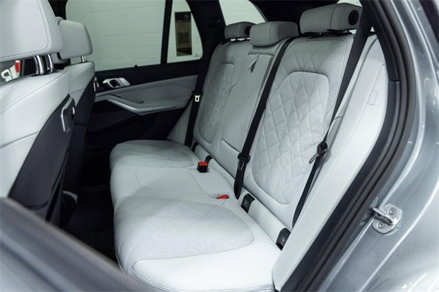 New 2026 BMW X5 xDrive40i w/ M Sport Package image 25