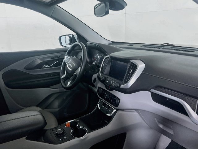 Used 2024 GMC Terrain SLT FWD image 8