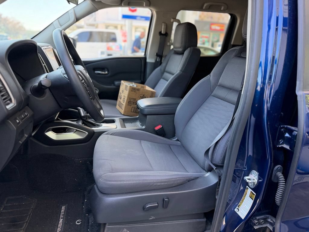 Used 2022 Nissan Frontier SV AWD/4WD image 5