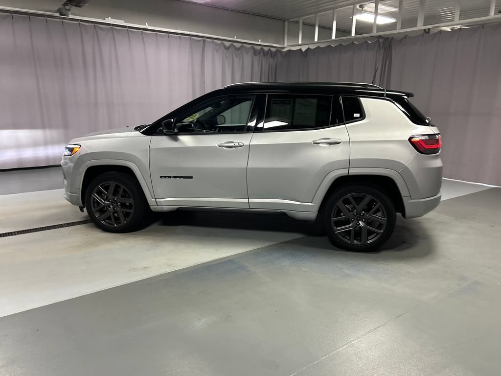 Used 2025 Jeep Compass Limited w/ High Altitude Package AWD/4WD image 4