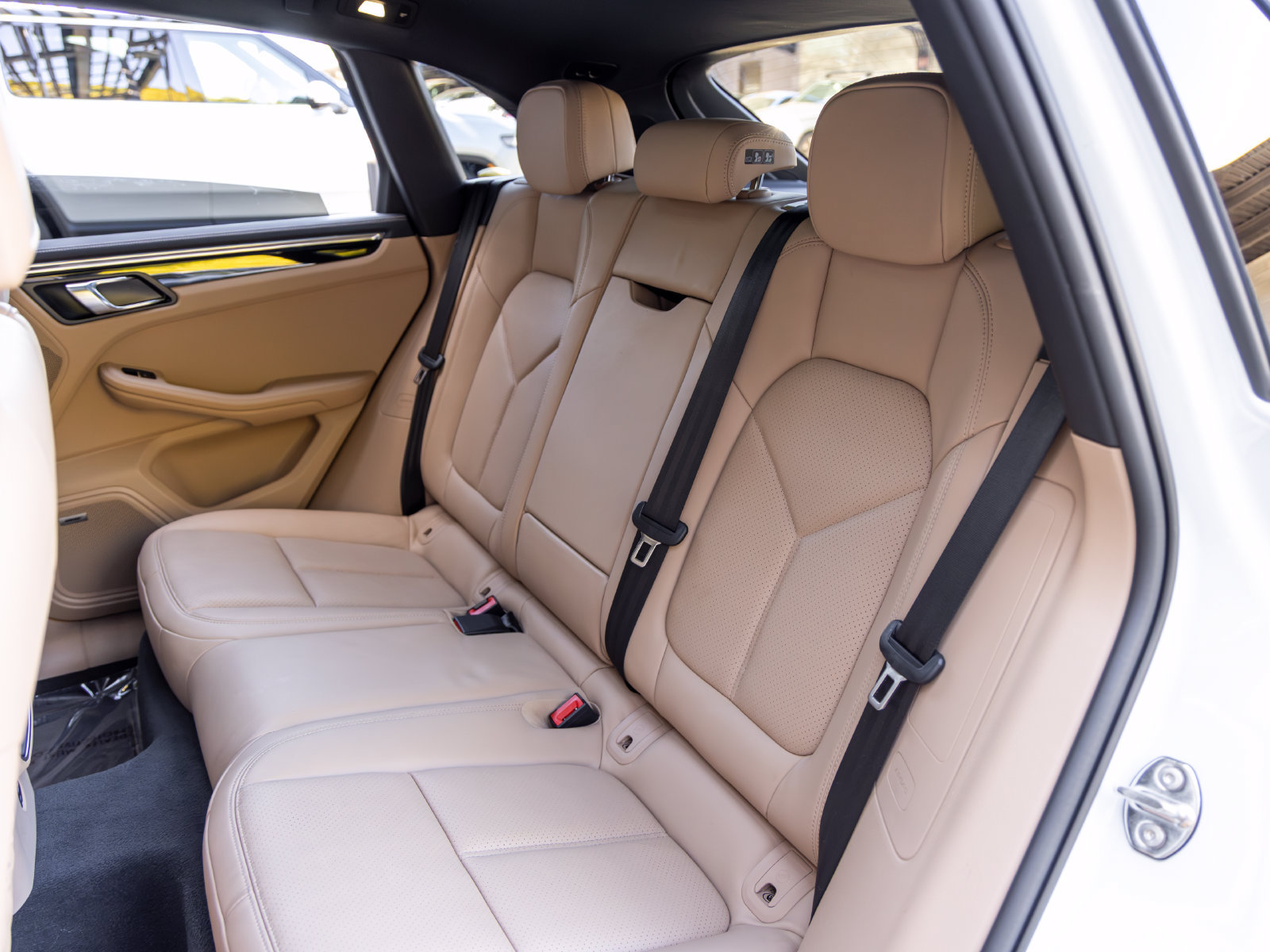 Certified 2026 Porsche Macan AWD/4WD image 47