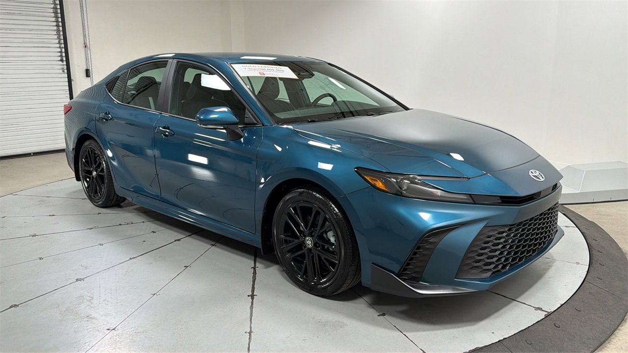Certified 2025 Toyota Camry SE video 3